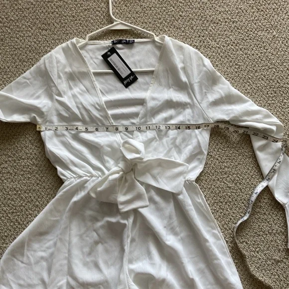 NEW Nasty Gal Knot Front Romper White US Size 8 Long Sleeve Ruffle V-Neck NWT - Picture 10 of 14